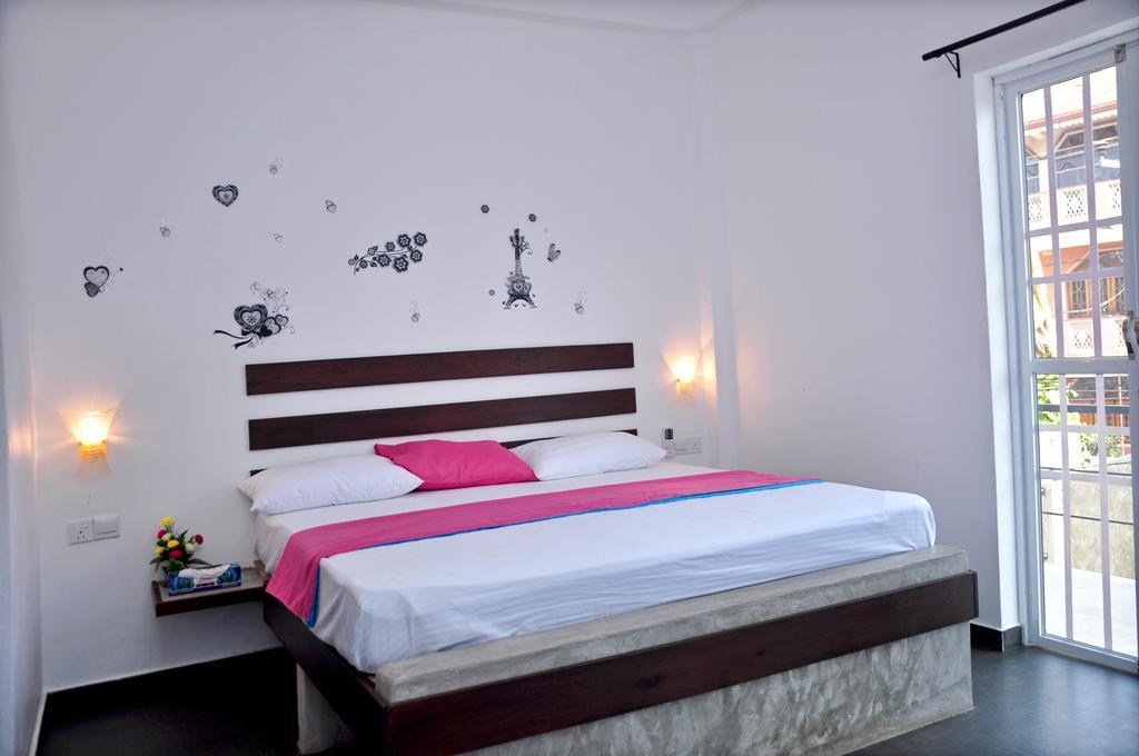 Petit Guest House Negombo Eksteriør billede